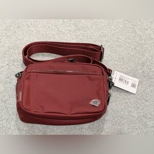 Lululemon Everywhere  Crossbody Bag